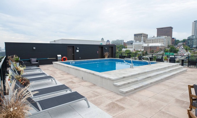 Saint-Jean-Baptiste Apartamento | Superb new condo with pool, in the heart of downtown Quebec City