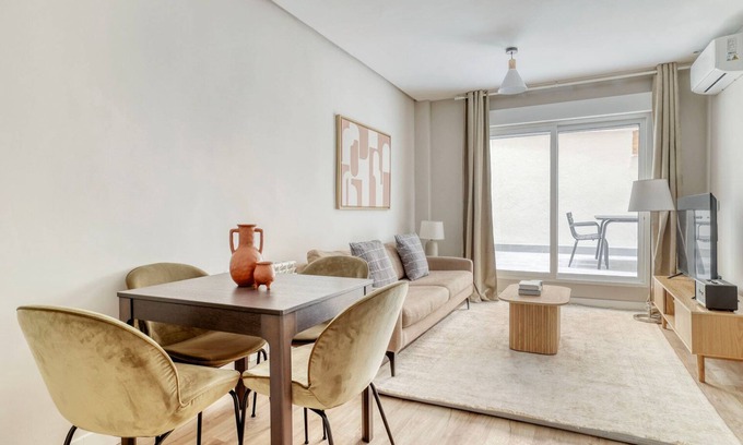 Pacifico Apartamento | Superb Pacífico 3BR w/ Elev & Doorman, nr Park & Metro, by Blueground