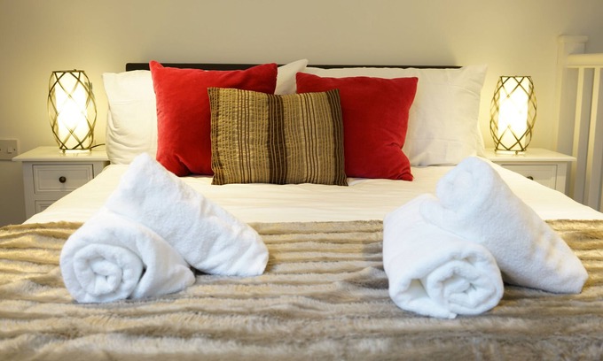 Cowley Apartamento | Superb refurbished split-level apartment