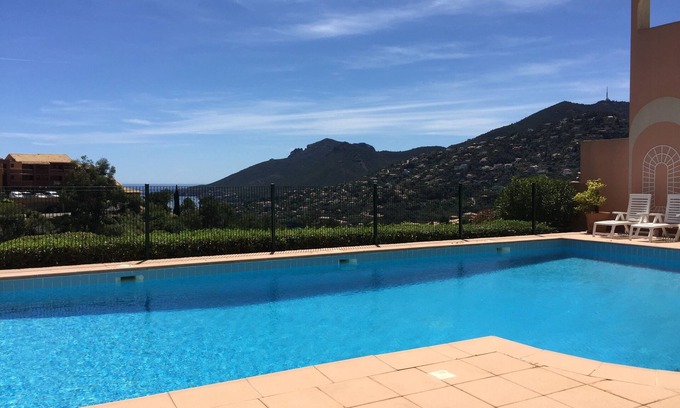 Theoule-sur-Mer Apartamento | Magnífica vista al mar * calma * piscina * wifi * estacionamiento * limpio * 2x Teléfono ...