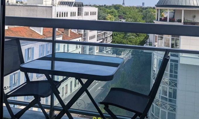 Puteaux Apartamento | Superb STUDIO (28m2) with terrace / EIFFEL TOWER / PUTEAUX view