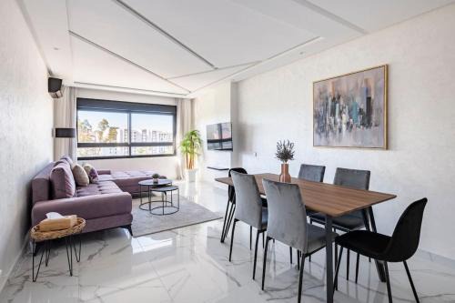 Malabata Apartamento | Superb & Sunny 2BR & 2BA apt. w/Seaview, Malabata
