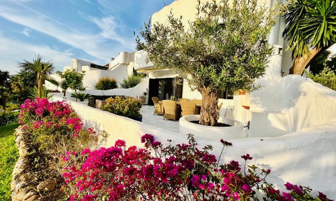 Marbella Apartamento | Superb Townhouse in Golden Mile
