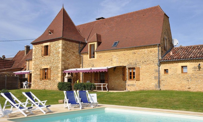 Castels Casa | PERIGURO DE CARÁCTER CON PISCINA CUBIERTA PRIVADA CERCA DE SARLAT