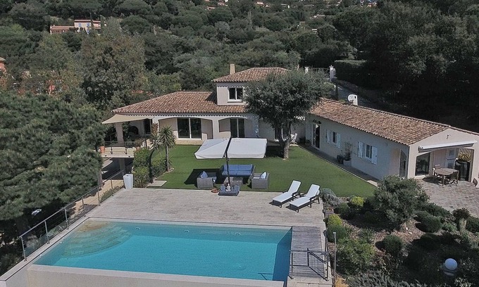 La Nartelle Villa | Magnífica villa en el dominio privado La Nartelle ubicado en una exuberante vegetación
