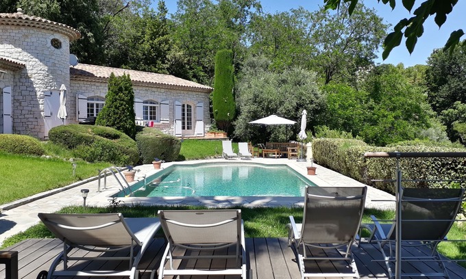 Gairaut Villa | Magnífica villa, piscina de sol, jardín tranquilo y vistas al mar en las alturas de Niza