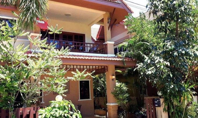 Ban Khlong Haeng Villa | Gran y espaciosa villa con piscina comunitaria.