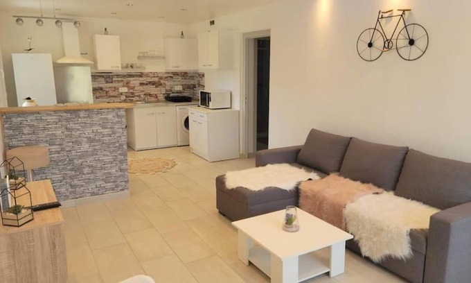 Saint-Hilaire-du-Rosier Apartamento | Superbe appartement