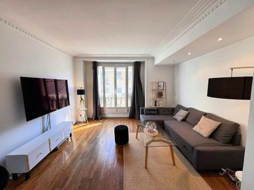 Asnieres-sur-Seine Apartamento | Superbe appartement Haussmanien à 4min de St Lazare et la Défense