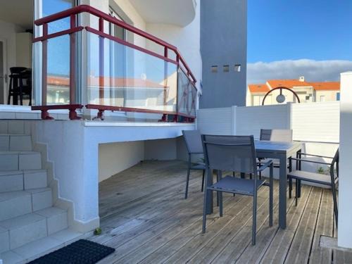 La Chaume Apartamento | Superbe appartement à La Chaume, proche mer, avec balcon, terrasse, parking et coin nuit - FR-1-422-33