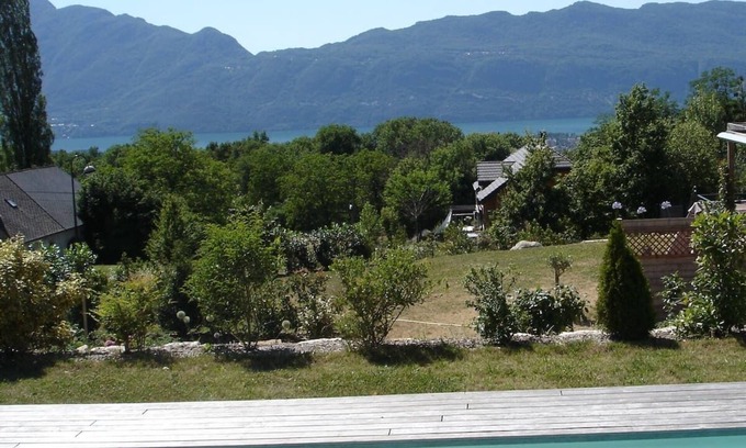 Pugny-Chatenod Apartamento | Superbe Appartement Avec Piscine, Entre lac et Montagne