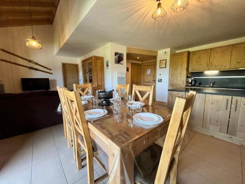 Samoens Apartamento | Superbe Duplex au Pied du Grand Massif, 3 Chambres, WiFi, Parking - FR-1-624-136