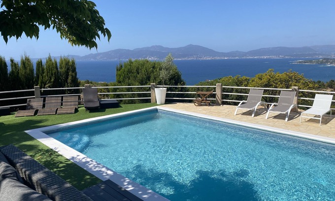 Pietrosella Casa | Magnífica villa con vista de 180 grados del Golfo de Ajaccio y los Sanguinaires