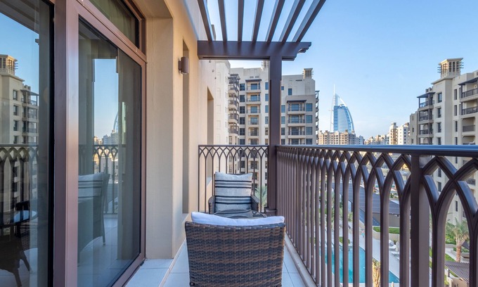 Umm Suqeim 3 Apartamento | SuperHost - Urban Elegance 2BR in Asayel 2 Near Burj Al Arab