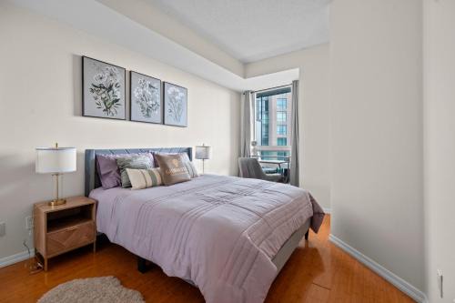 Fort York Apartamento | Superior 1Bedroom&DEN Condo with Balcony