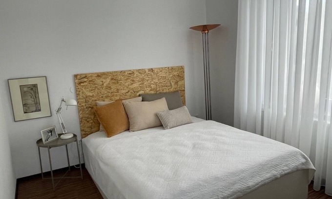Rhein-Erft-Kreis District Apartamento | Superior Apartment: City location Museums Castles Phantasialand shuttle on the doorstep