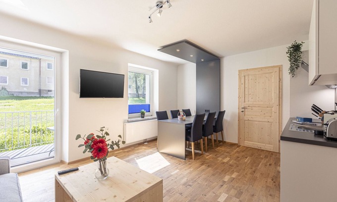 Eisenerz Apartamento | Superior Apartment with IR sauna & whirlpool tub II