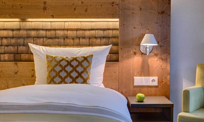 Hinterzarten Apartamento | Superior double room with shower/WC