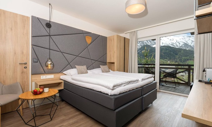 Rain Apartamento | Superior double room with balcony NRF BF - Hotel Stockinggut by Avenida Leogang