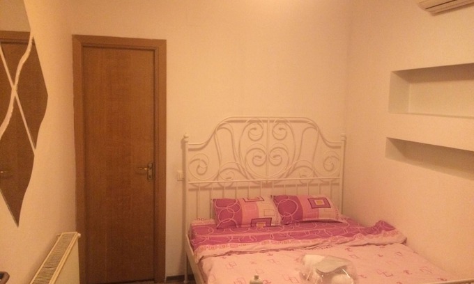Bucharest Villa | HABITACIÓN DOBLE ECONÓMICA CON BAÑO PRIVADO - HABITACIÓN NR 5