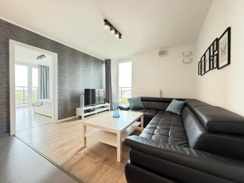 Praga Poludnie Apartamento | Superior Koko, 2 rooms, 1 bedroom, 3 balcanies! Parking! Security and Recepcion 24h!