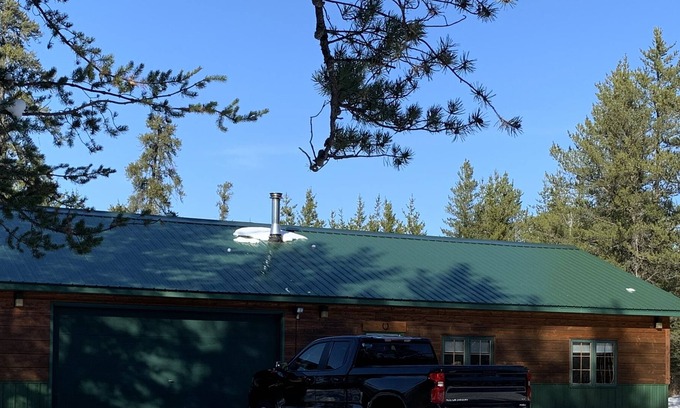 Isabella Cabina | Superior National Forest getaway Cozy comfortable cabin. (Outhouse)