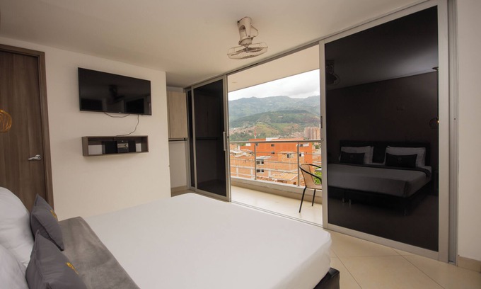 Bello Hotel | Hermosa Habitación con vista a la ciudad en bello
