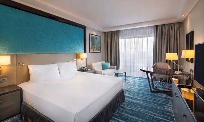 Al Ain Apartamento | Superior Room Pool View Near Al Sarouj Roundabout