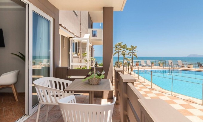 Kato Stalos Casa | Superior Sea view room in Girogiali hotel