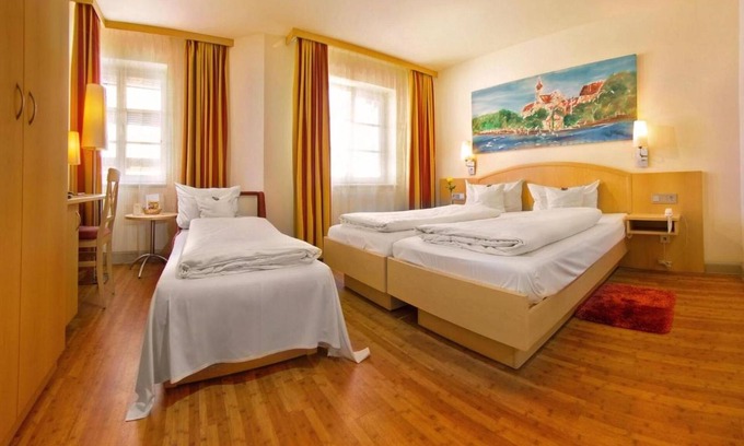 Ehingen Apartamento | Superior triple room with shower and WC