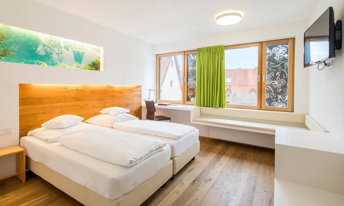 Blaubeuren Apartamento | Habitación superior con ducha.
