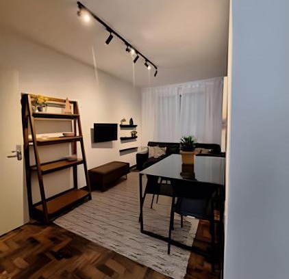 Menino Deus Apartamento | Superprático COM AR próx Beira-Rio/Shopping P.Belas
