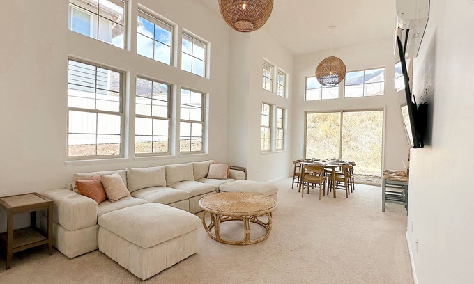 Makaha Valley Casa | Support LOCAL: NEW! Makaha Valley Home