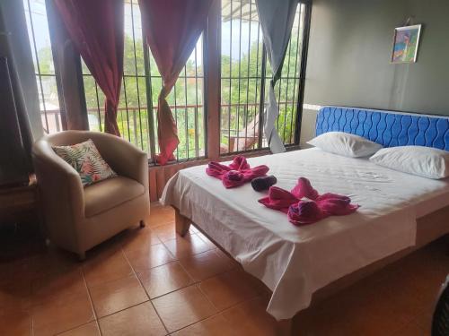 Puerto Jiménez Apartamento | Surá House Corcovado SuriNico Room With AC