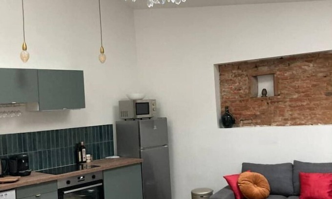 Lapeyrouse-Fossat Apartamento | « Sur la Place » Centre Village Confortable et Calme
