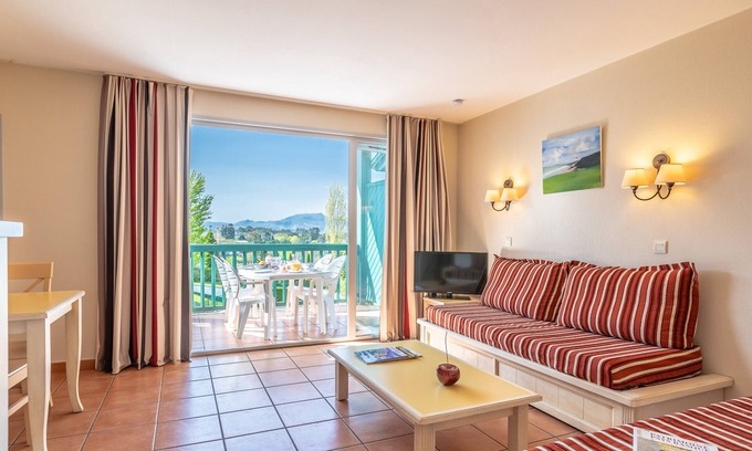 Arcangues Apartamento | Sur le Golf D'arcangues et Face à la Rhune