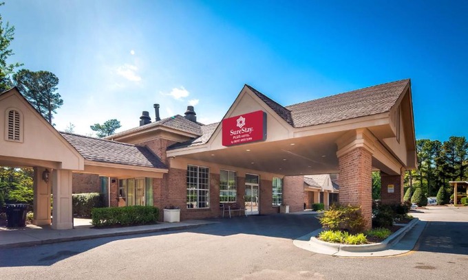 Northeast Raleigh Hotel | SureStay Plus Hotel by Best Western Raleigh North Downtown