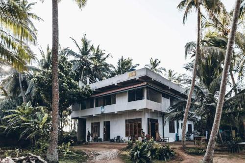 Nilwella Casa | Surf Home Stay Hiriketiya