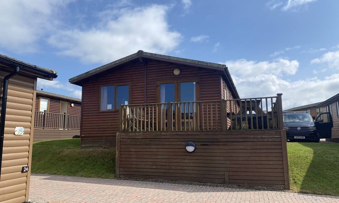 Mullacott Cabina | Surf Lodge, Perfect for Family Visits to North Devon. 6 Beds & pet Friendly Too!