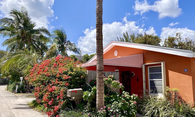 Briny Breezes Cabaña | Surf Road Beach Cottage