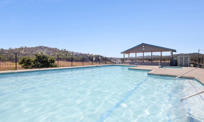 Oak Shores Casa | Surf Shack- Exclusive Lakefront 5bd w/Boat Slip