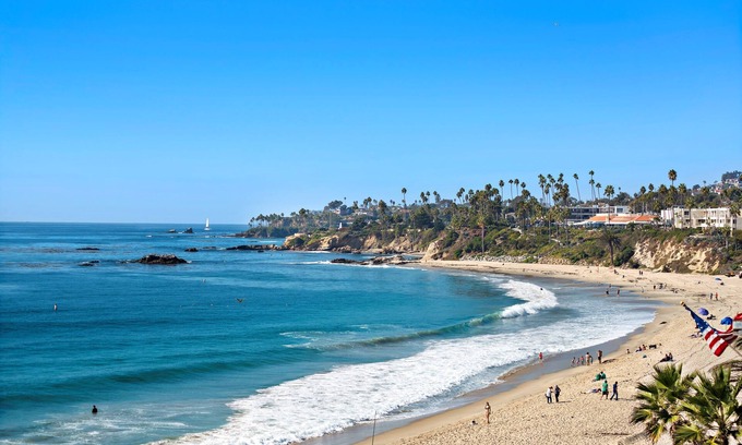 Laguna Beach Hotel | Surf, Swim, Cook: The Ultimate Laguna Beach Vacation at Our King Room.