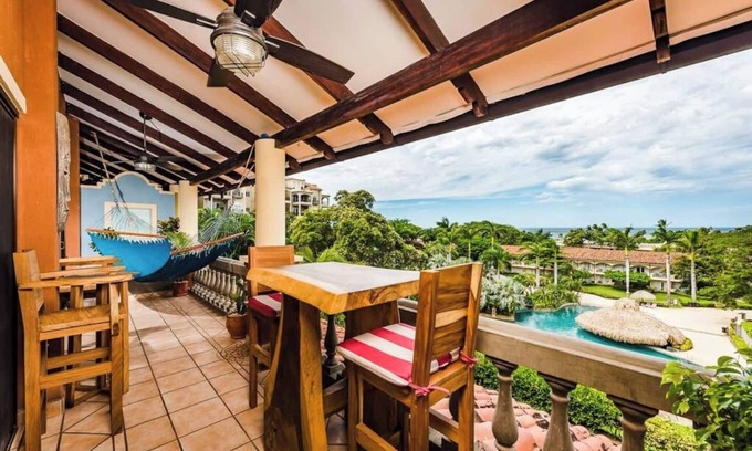 Tamarindo Apartamento | Condominio remodelado a solo pasos de la playa en el centro de Tamarindo