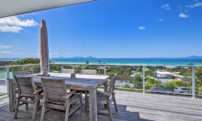 Waipu Cove Casa | Surfers Lookout - Waipu Cove Holiday Home