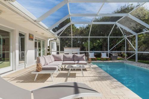 Melbourne Beach Casa | Surfs Up - Retreat At The Beach With Heated Pool