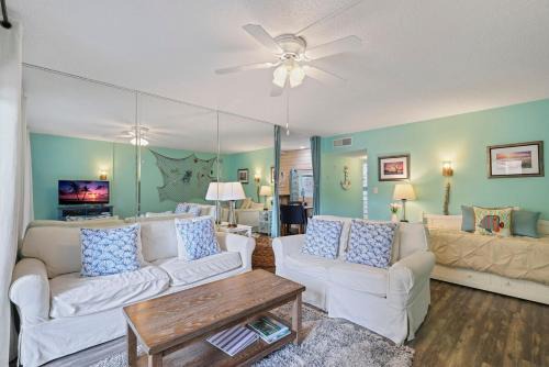 Folly Field Apartamento | Surfside Hideaway