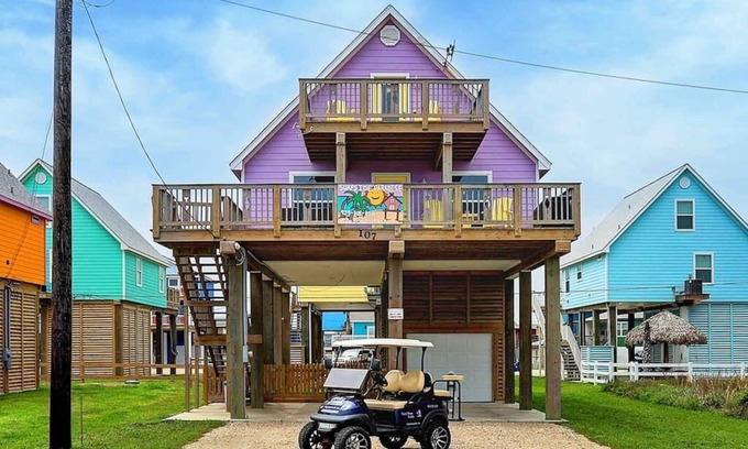 Surfside Beach Casa | 2da fila. Para toda la familia Vistas increíbles. Fácil acceso a la playa. Tarifas bajas fuera de temporada