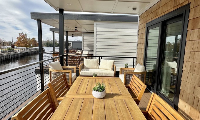 Downtown Wilmington Apartamento | Surfside - 8 Minute Walk to Wilmington's Live Oak Bank Pavilion
