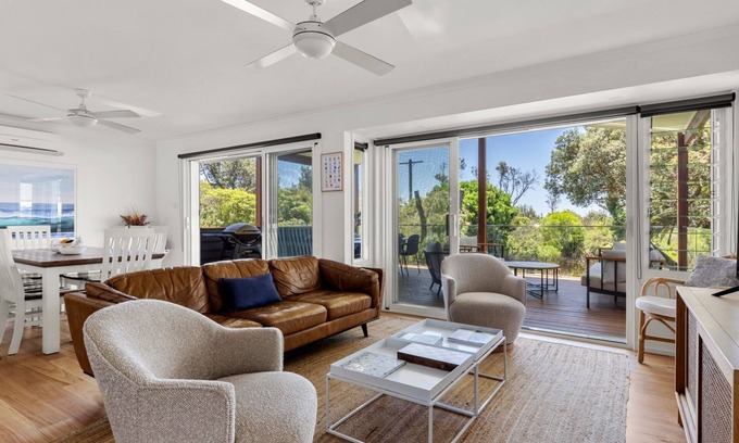 Culburra Beach Casa | Surfspray - Pet Friendly - Absolute Beachfront