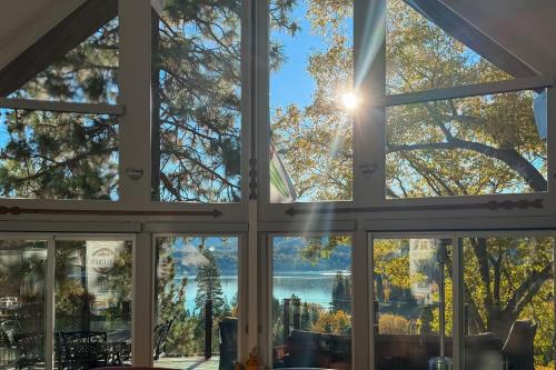 Lake Arrowhead Casa | Surreal Feel Lakeview Chalet